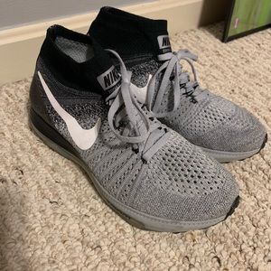 Like New Women’s Black & Gray Nike Shoes